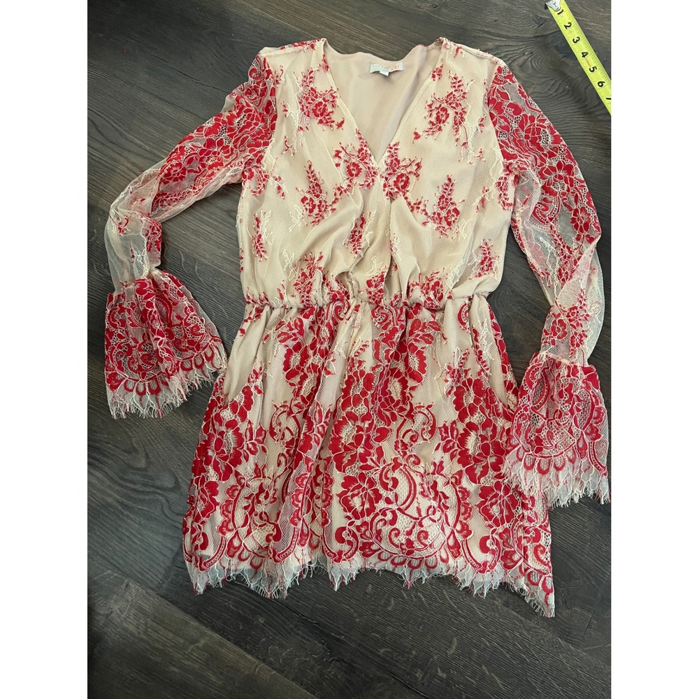 GB Gianni Bini Red Nude Floral Lace Romper Bell Sleeve V-Neck Medium GB7306RL5